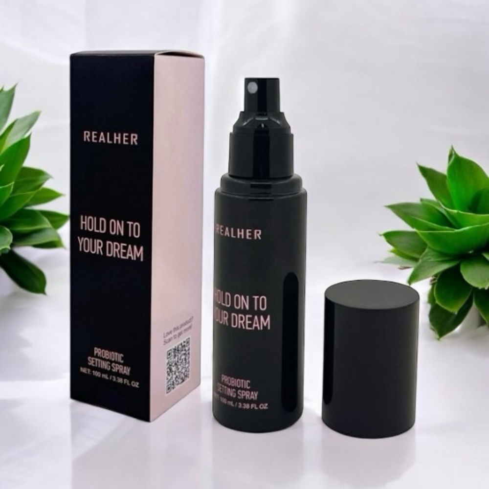 RealHer Hold On To Your Dream Probiotic Setting Spray - Black & Pink